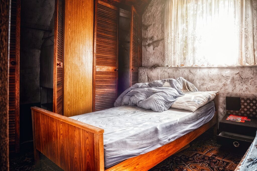 organized-bedroom